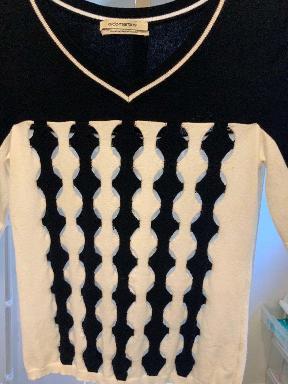Aldo Martins Black & White V-Neck Cutout Knit Sweater Womens Size S